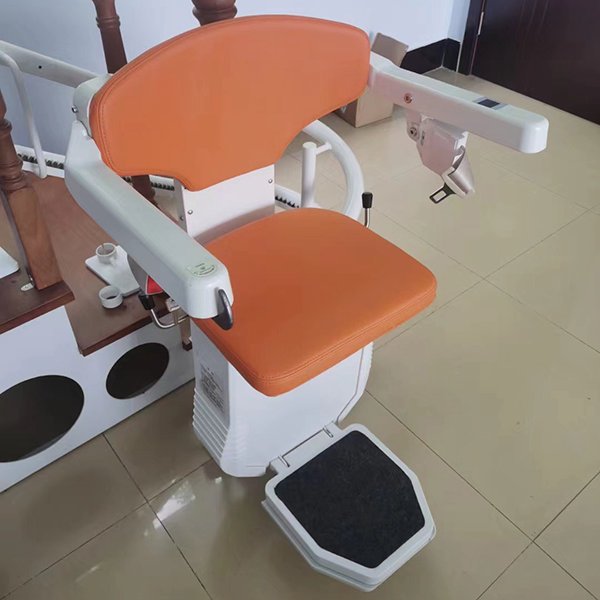 考虑老人上下楼问题，别墅电梯该如何选择？